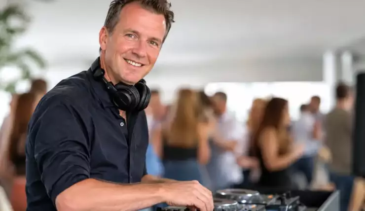 Muziekmix voor gemengd publiek die werkt