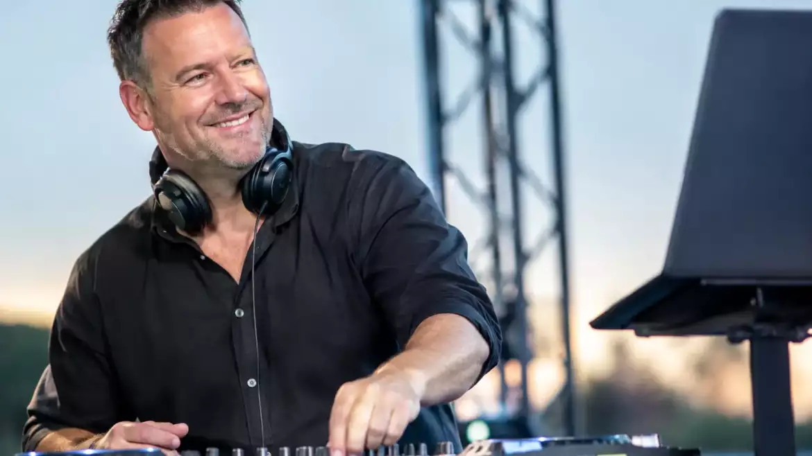 Videodj of liveact kiezen voor uw evenement?